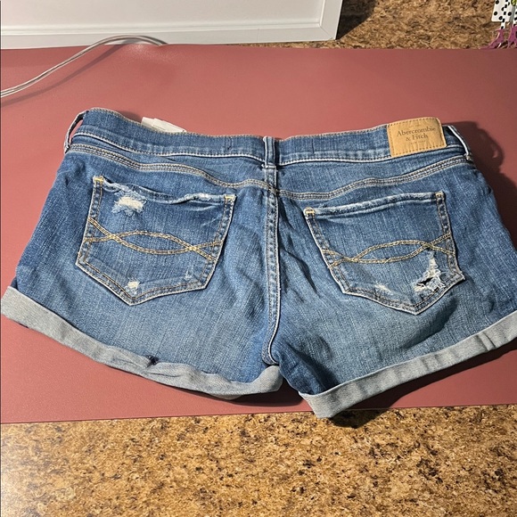 Abercrombie & Fitch Women's Blue Denim Shorts - Picture 4 of 7